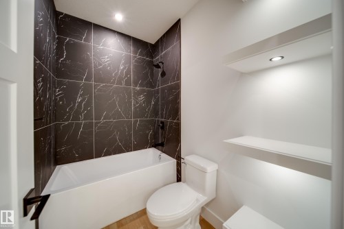 42 20425 93 Avenue, Edmonton, AB - Indoor Photo Showing Bathroom