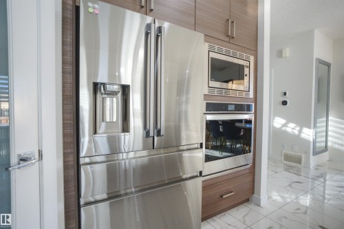 8904 217 Street, Edmonton, AB - Indoor Photo Showing Kitchen