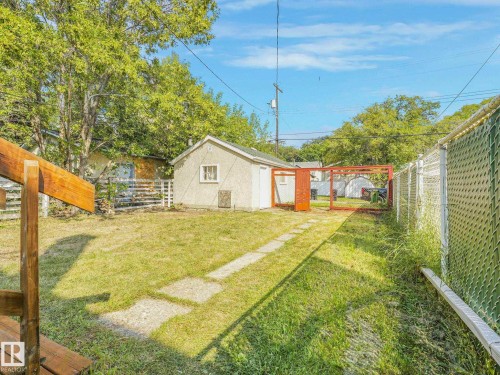 11927 95A Street, Edmonton, AB - Outdoor