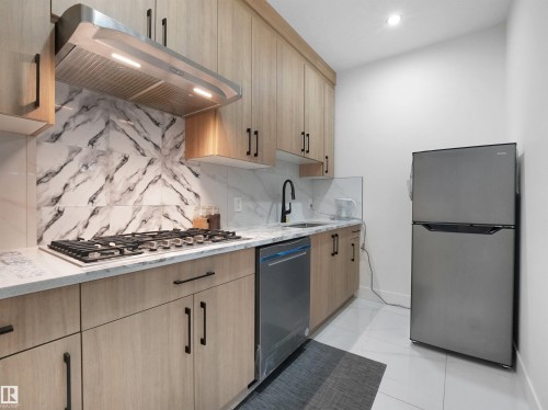 2928 1 Avenue, Edmonton, AB - Indoor Photo Showing Kitchen