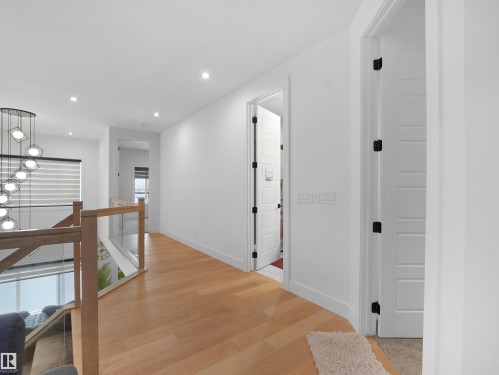 2928 1 Avenue, Edmonton, AB - Indoor Photo Showing Other Room