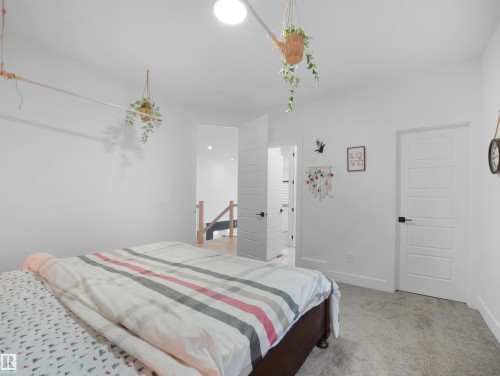 2928 1 Avenue, Edmonton, AB - Indoor Photo Showing Bedroom