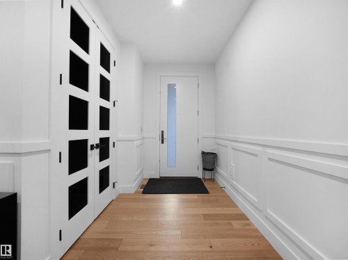 2928 1 Avenue, Edmonton, AB - Indoor Photo Showing Other Room