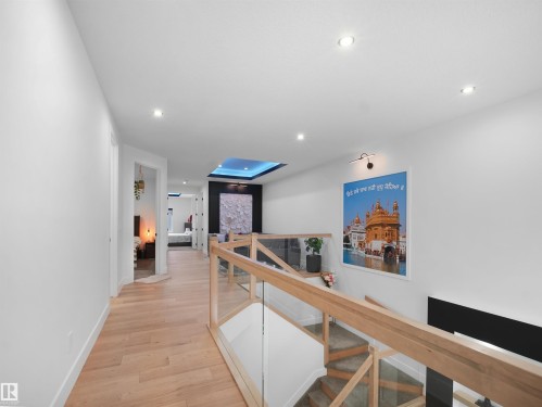 2928 1 Avenue, Edmonton, AB - Indoor Photo Showing Other Room