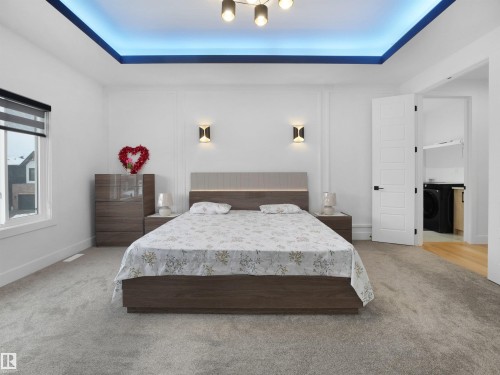 2928 1 Avenue, Edmonton, AB - Indoor Photo Showing Bedroom