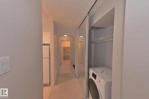 303 11420 40 Avenue, Edmonton, AB - Indoor Photo Showing Laundry Room