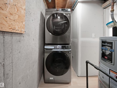 9409 173 Street, Edmonton, AB - Indoor Photo Showing Laundry Room