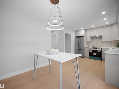9409 173 Street, Edmonton, AB - Indoor Photo Showing Kitchen With Stainless Steel Kitchen With Upgraded Kitchen