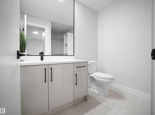 9409 173 Street, Edmonton, AB - Indoor Photo Showing Bathroom