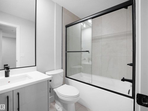 9409 173 Street, Edmonton, AB - Indoor Photo Showing Bathroom