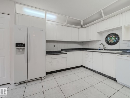 1403 10160 115 Street, Edmonton, AB - Indoor Photo Showing Kitchen