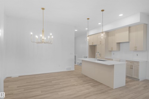 7505 Observer Lane, Edmonton, AB - Indoor Photo Showing Kitchen