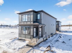 3736 ERLANGER Drive  Edmonton, AB T6M 3G5