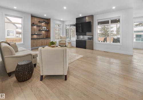 14032 106A Avenue, Edmonton, AB - Indoor Photo Showing Living Room