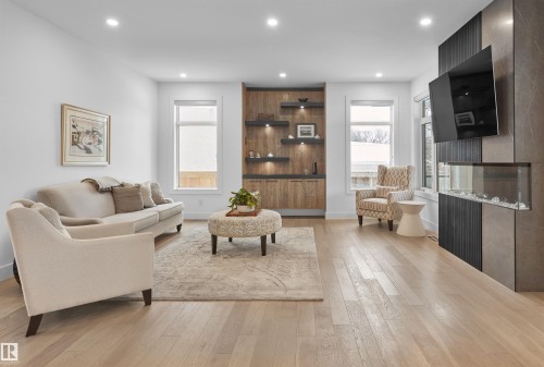 14032 106A Avenue, Edmonton, AB - Indoor Photo Showing Living Room