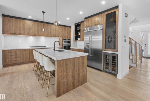 14032 106A Avenue, Edmonton, AB - Indoor Photo Showing Kitchen With Upgraded Kitchen