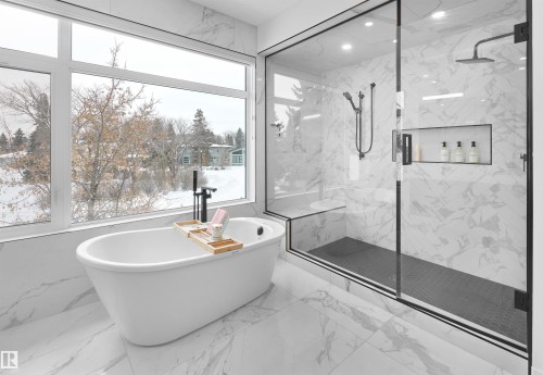 14032 106A Avenue, Edmonton, AB - Indoor Photo Showing Bathroom