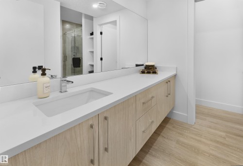 14032 106A Avenue, Edmonton, AB - Indoor Photo Showing Bathroom