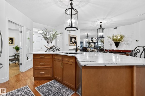 103 9811 96A Street, Edmonton, AB - Indoor