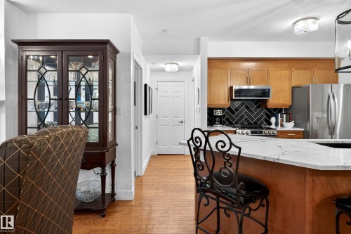 103 9811 96A Street, Edmonton, AB - Indoor Photo Showing Kitchen