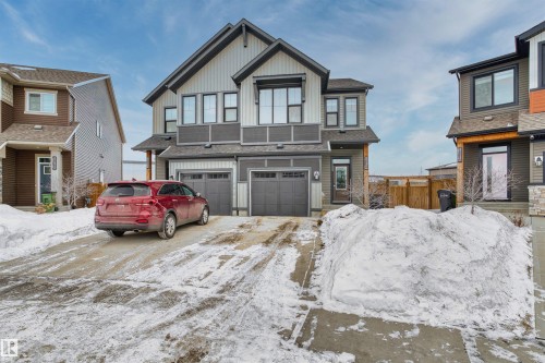1727 Plum Crescent, Edmonton, AB - Outdoor With Facade