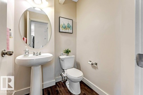 1137 37B Avenue, Edmonton, AB - Indoor Photo Showing Bathroom