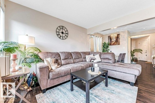 1137 37B Avenue, Edmonton, AB - Indoor Photo Showing Living Room