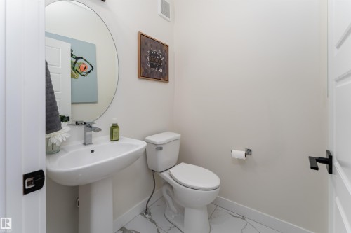 112 Bluff Cove, Leduc, AB - Indoor Photo Showing Bathroom