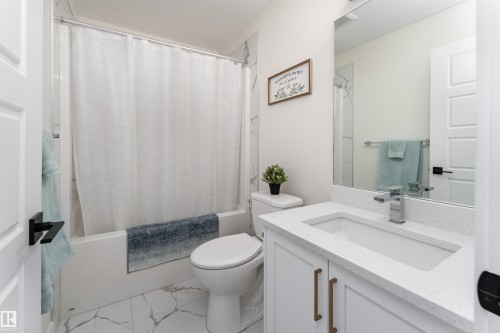 112 Bluff Cove, Leduc, AB - Indoor Photo Showing Bathroom