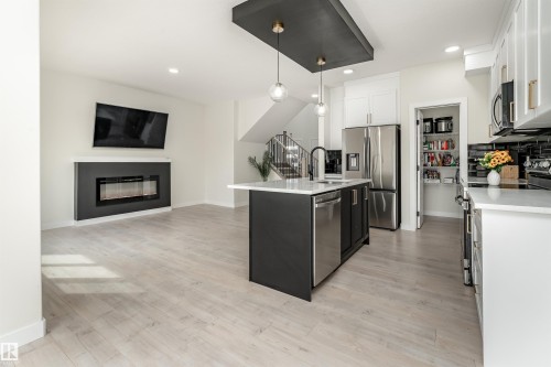 112 Bluff Cove, Leduc, AB - Indoor Photo Showing Kitchen With Upgraded Kitchen