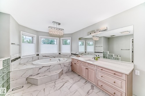946 Wallbridge Place, Edmonton, AB - Indoor Photo Showing Bathroom