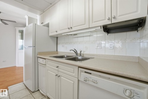 802 11920 100 Avenue, Edmonton, AB - Indoor Photo Showing Kitchen With Double Sink