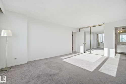 802 11920 100 Avenue, Edmonton, AB - Indoor Photo Showing Other Room