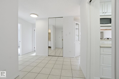 802 11920 100 Avenue, Edmonton, AB - Indoor Photo Showing Other Room