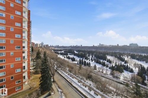 802 11920 100 Avenue, Edmonton, AB - Outdoor
