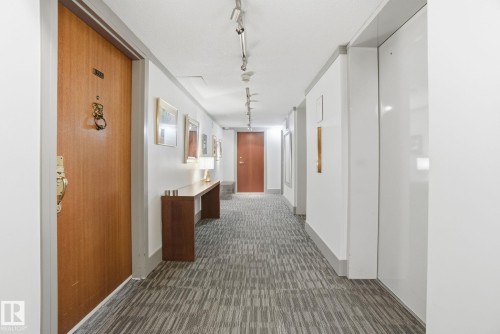 802 11920 100 Avenue, Edmonton, AB - Indoor Photo Showing Other Room