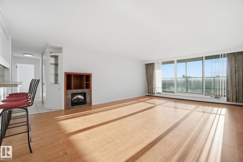 802 11920 100 Avenue, Edmonton, AB - Indoor Photo Showing Other Room