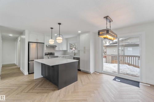 10309 167A Avenue, Edmonton, AB - Indoor Photo Showing Kitchen With Upgraded Kitchen