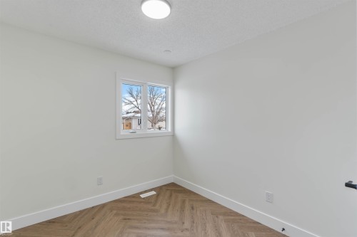 10309 167A Avenue, Edmonton, AB - Indoor Photo Showing Other Room
