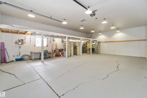 10309 167A Avenue, Edmonton, AB - Indoor Photo Showing Garage