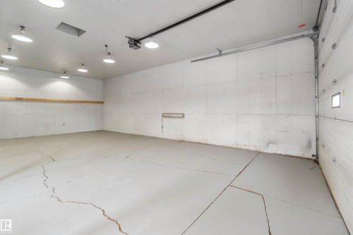 10309 167A Avenue, Edmonton, AB - Indoor Photo Showing Garage