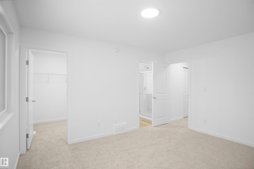 29 1430 Aster Way, Edmonton, AB - Indoor Photo Showing Other Room
