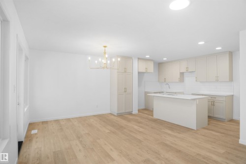 29 1430 Aster Way, Edmonton, AB - Indoor Photo Showing Kitchen