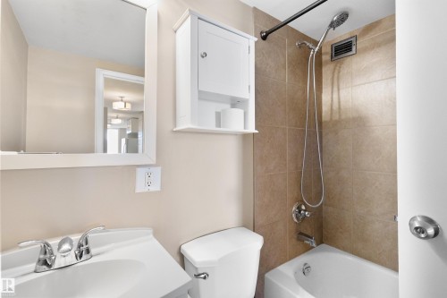 1401 9816 112 Street, Edmonton, AB - Indoor Photo Showing Bathroom