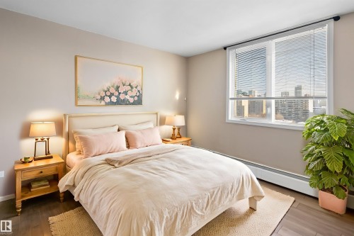 1401 9816 112 Street, Edmonton, AB - Indoor Photo Showing Bedroom