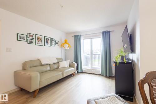 5951 165 Avenue, Edmonton, AB - Indoor Photo Showing Living Room