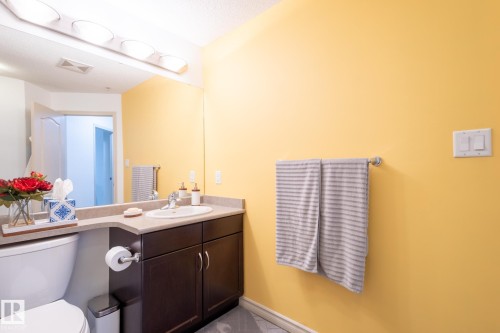 5951 165 Avenue, Edmonton, AB - Indoor Photo Showing Bathroom