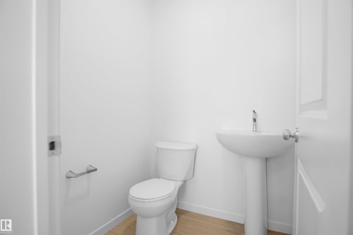 65 Sienna Boulevard, Fort Saskatchewan, AB - Indoor Photo Showing Bathroom