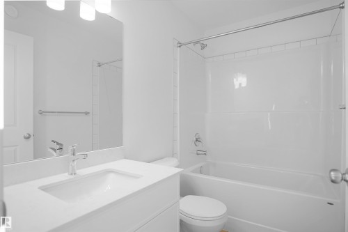 65 Sienna Boulevard, Fort Saskatchewan, AB - Indoor Photo Showing Bathroom