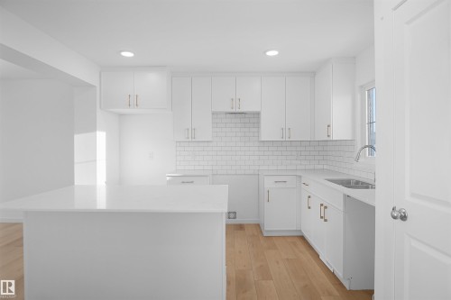 65 Sienna Boulevard, Fort Saskatchewan, AB - Indoor Photo Showing Kitchen